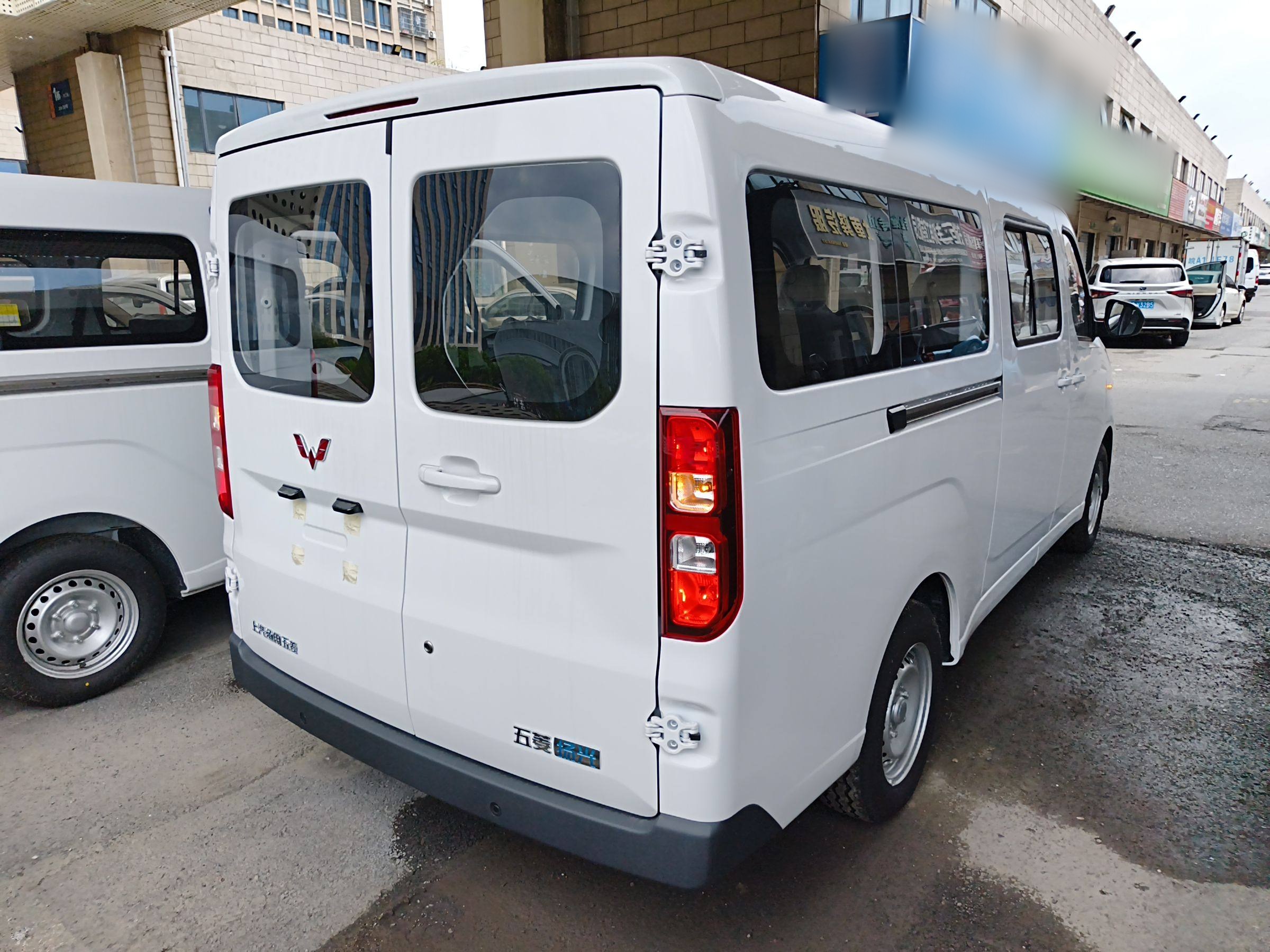 五菱汽车 五菱扬光 2024款 300KM 舒适型客车版 75kW