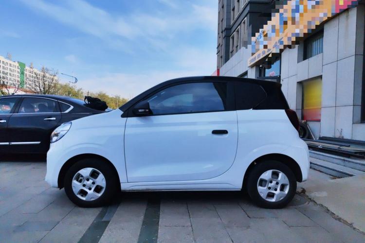 荣威 科莱威CLEVER 2021款 302km新四座超能版车身外观4