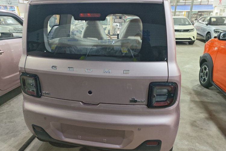 吉利银河 2024款 熊猫mini 200km 耐力熊车身外观6