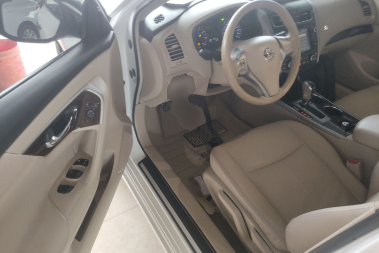 日产 天籁 2013款 2.0L XE时尚版中控内饰7003