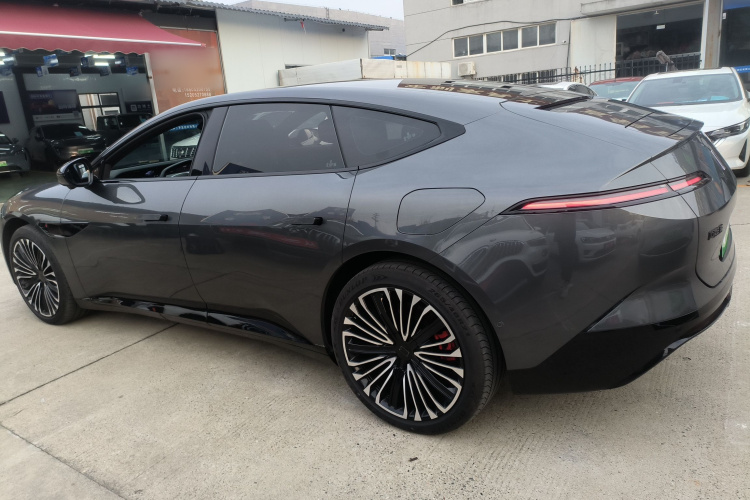 阿维塔12 2025款 Ultra增程版车身外观6003