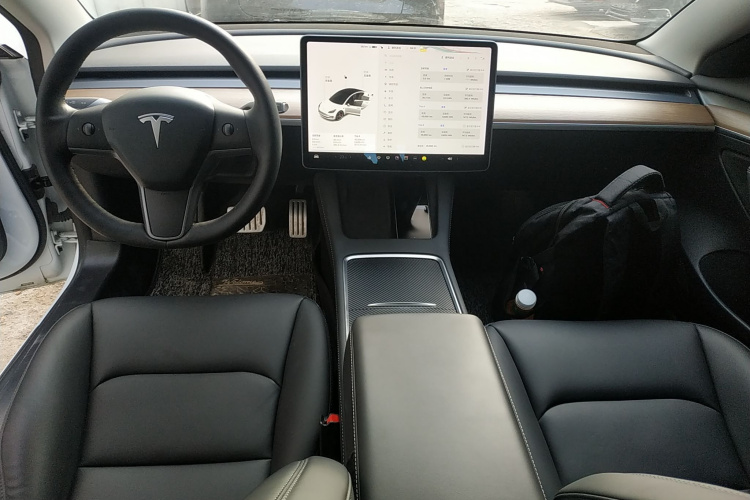 特斯拉 Model 3 2021款 Performance高性能全轮驱动版中控内饰7002