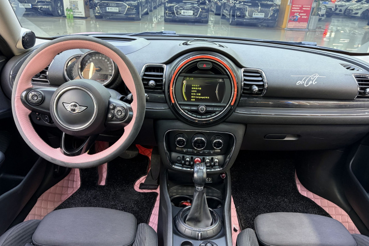 MINI Clubman 2016款 改款 1.5T COOPER 极客版中控内饰7001