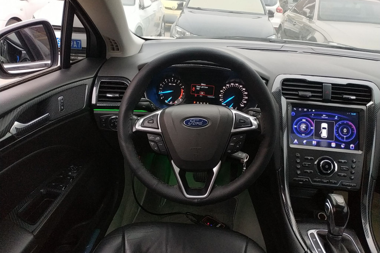 福特 蒙迪欧 2013款 1.5L GTDi180时尚型中控内饰13