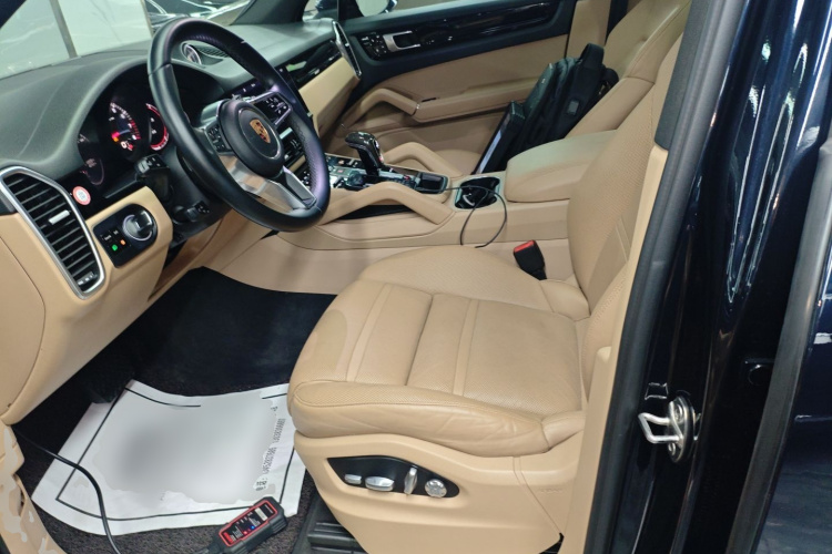 保时捷 2018款 Cayenne 3.0T中控内饰19