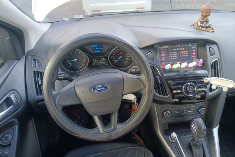 福特 福克斯 2015款 两厢 1.6L 自动舒适型中控内饰13