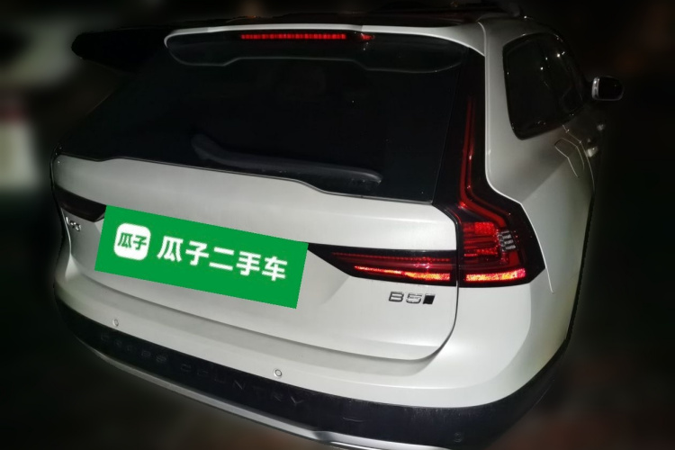 沃尔沃V90 2022款 Cross Country B5 AWD 智远版车身外观6