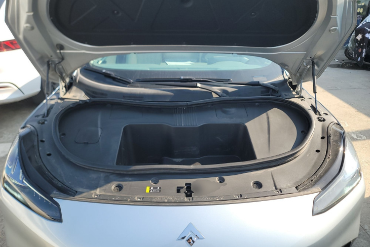 昊铂GT 2023款 560后驱七翼版机舱底盘24