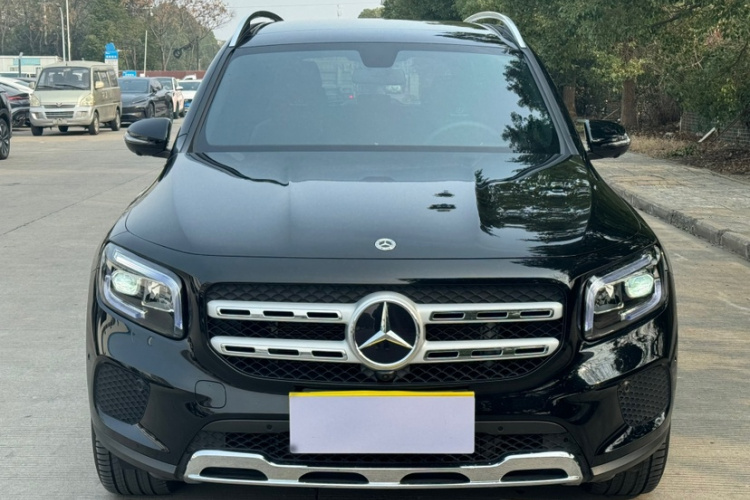 奔驰GLB 2023款 GLB 220 动感型车身外观6004