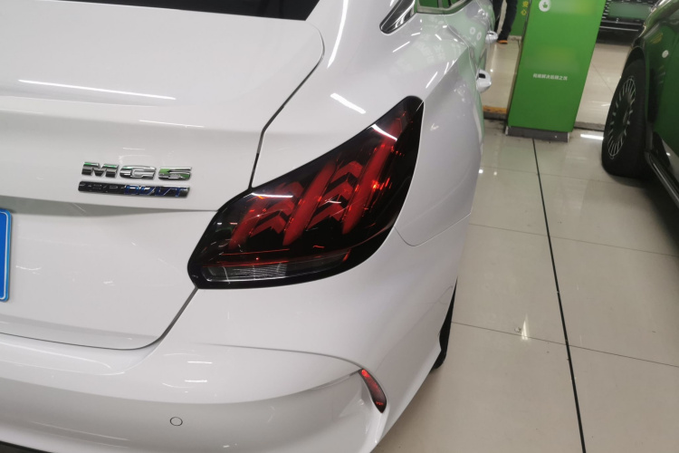 名爵 MG5 2023款 180DVVT CVT豪华版车身外观9