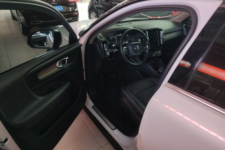 沃尔沃XC40 2020款 T3 智远豪华版中控内饰20