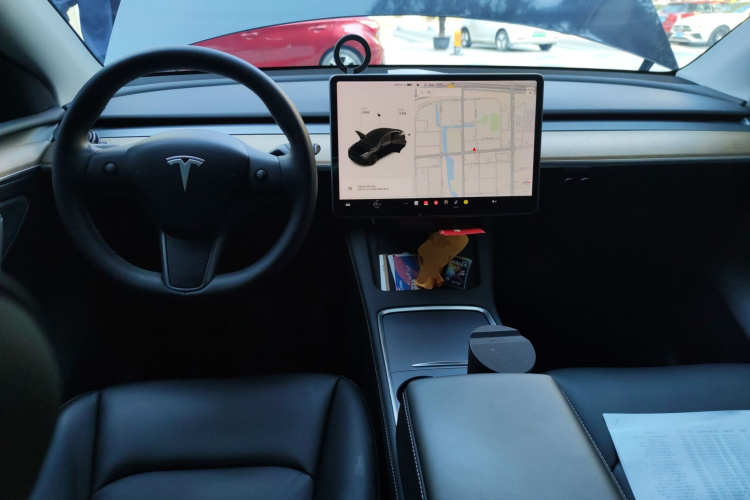 特斯拉 Model Y 2021款 标准续航后驱版中控内饰12