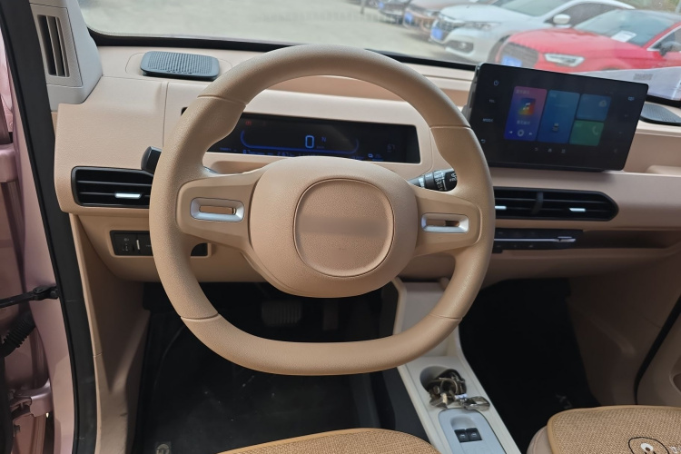 吉利银河 2023款 熊猫mini 200km 耐力熊中控内饰13