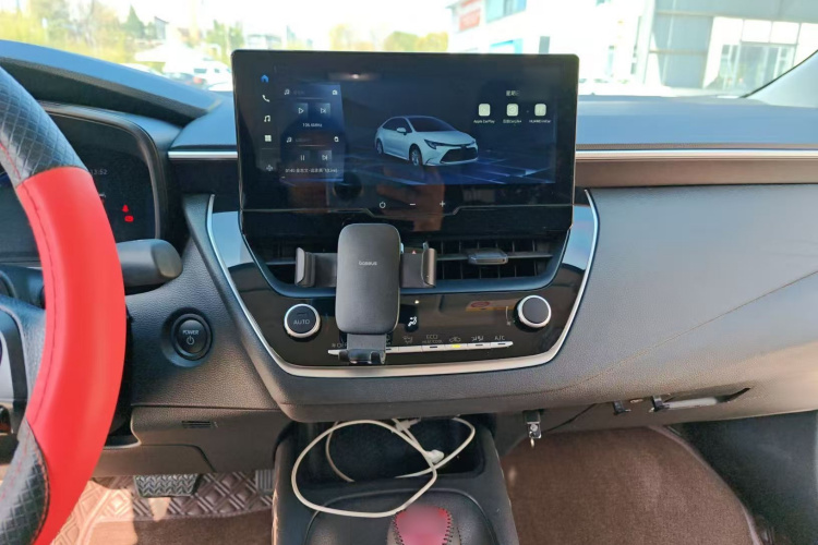 丰田 雷凌 2024款 智能电混双擎 1.8L 领先版局部细节16