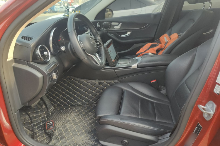 奔驰C级 2019款 C 260 L 运动版中控内饰19