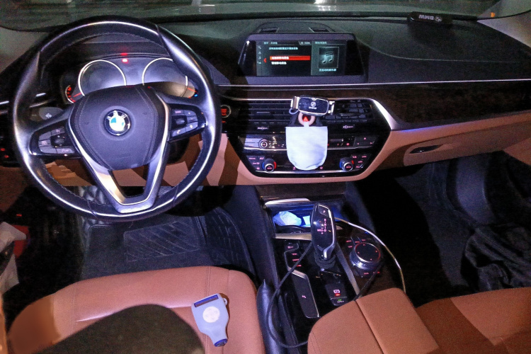 宝马5系 2018款 528Li 上市特别版中控内饰7002