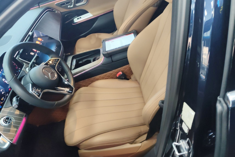 奔驰E级 2024款 E 300 L 时尚型局部细节19