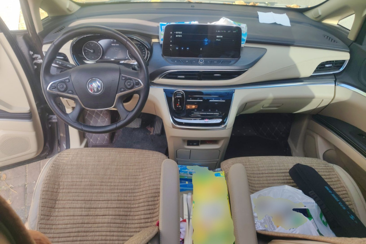 别克GL8 2023款 陆上公务舱 652T 豪华型中控内饰12