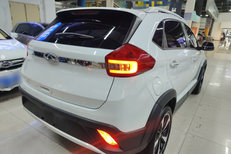 奇瑞 瑞虎3X 2020款 质享版 1.5L CVT尊贵版车身外观7