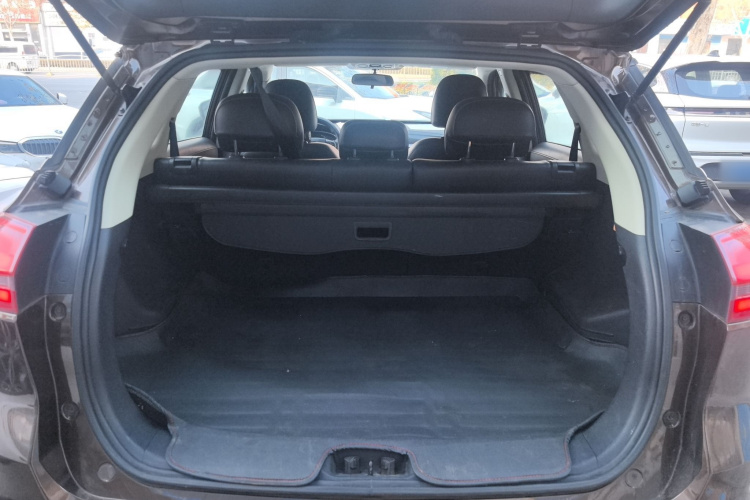 吉利汽车 博越 2016款 2.0L 手动智联型机舱底盘23