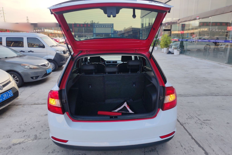 斯柯达 昕动 2016款 改款 1.6L 自动创行版机舱底盘23