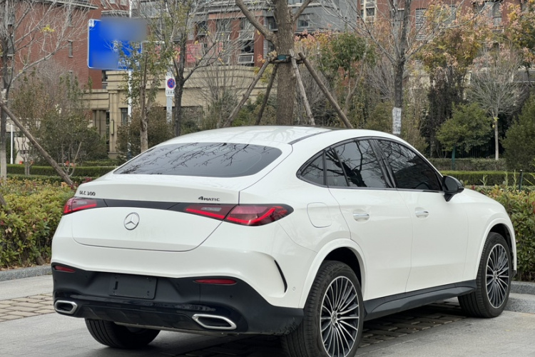 奔驰GLC轿跑 2024款 GLC 300 4MATIC 轿跑SUV车身外观6005