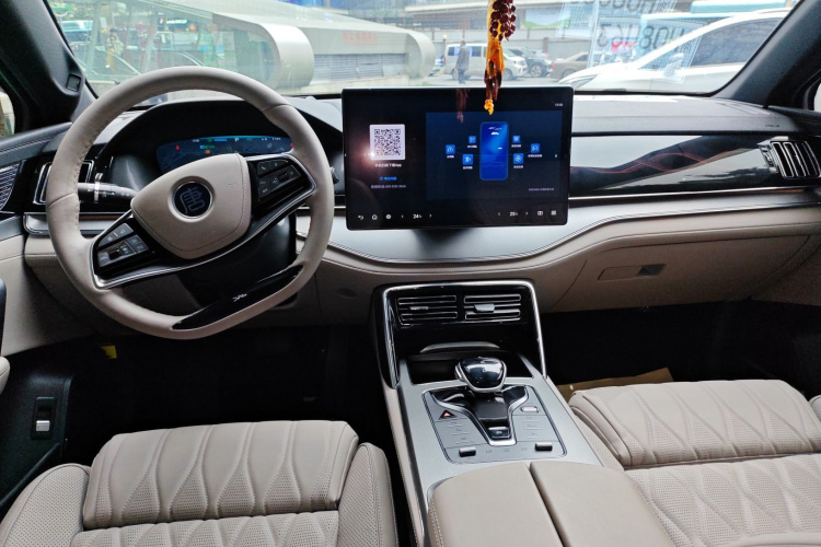 比亚迪 唐新能源 2024款 DM-p 冠军版 215KM 四驱旗舰型中控内饰12