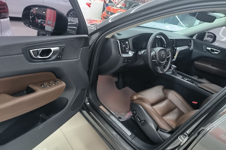 沃尔沃XC60 2018款 T5 四驱智逸版中控内饰20