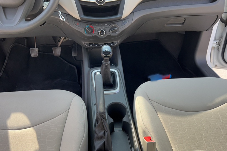 雪佛兰 2018款 赛欧3 1.5L 手动理想天窗版局部细节18