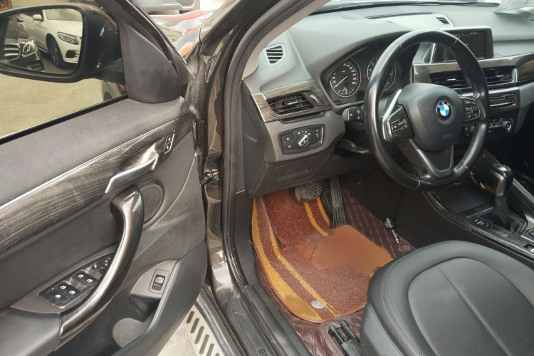 宝马X1 2018款 sDrive20Li 领先型中控内饰7003