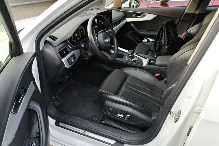 奥迪A4L 2023款 40 TFSI 时尚动感型中控内饰7003