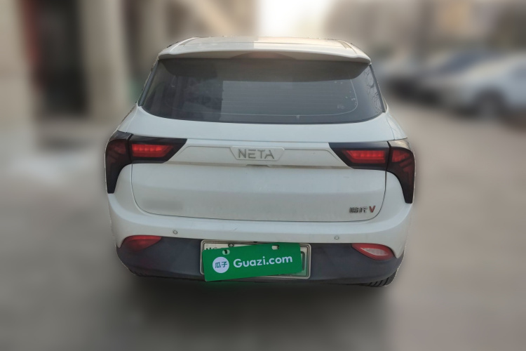 哪吒汽车 哪吒V 2021款 长续航娱乐版升级型车身外观6004