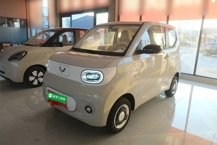 五菱汽车 宏光MINIEV 2024款 第三代 215km 青春版车身外观1