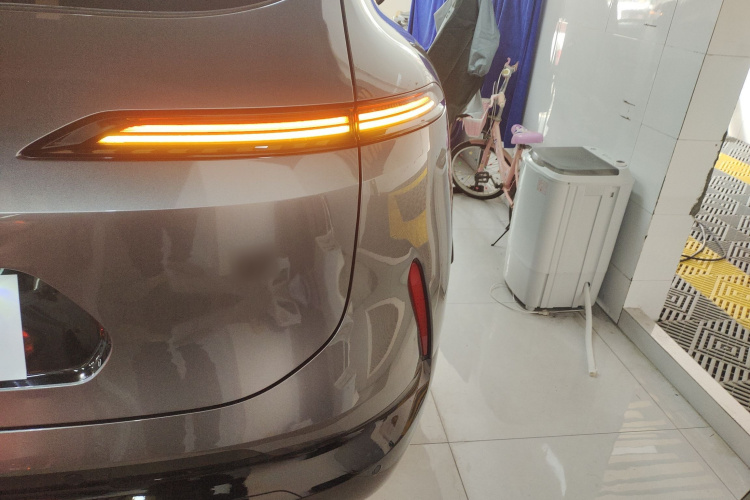 阿维塔07 2024款 Max增程版车身外观9