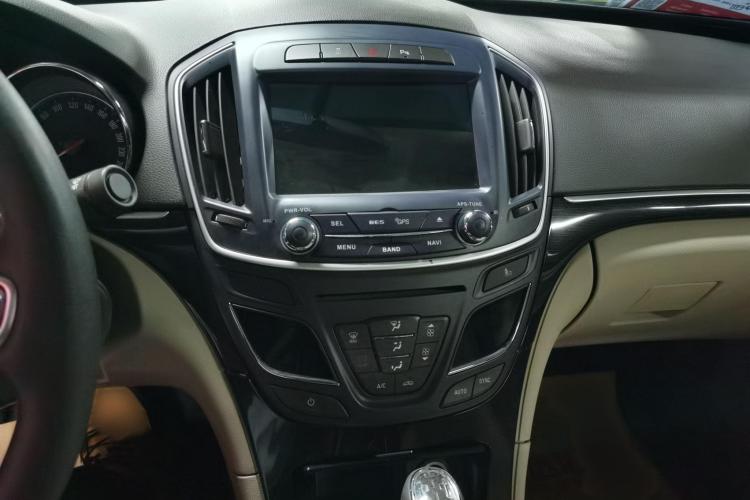 别克 君威 2015款 2.0L 领先时尚型中控内饰7002