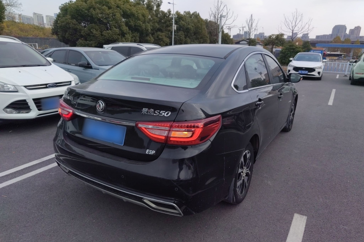 东风风行 景逸S50 2017款 1.5L 手动尊享型车身外观7