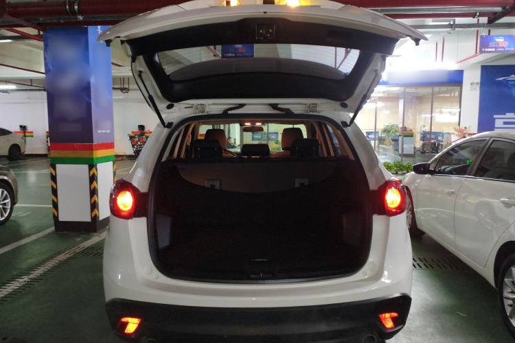 马自达CX-5 2015款 2.0L 自动两驱都市型机舱底盘23