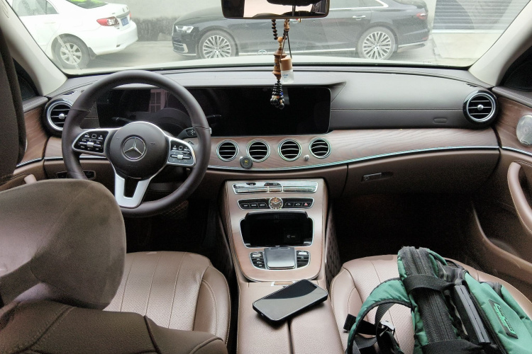 奔驰E级 2020款 E 300 L 时尚型中控内饰7002