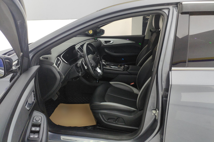 荣威i6 MAX 2020款 300TGI 自动爽酷天幕版中控内饰19