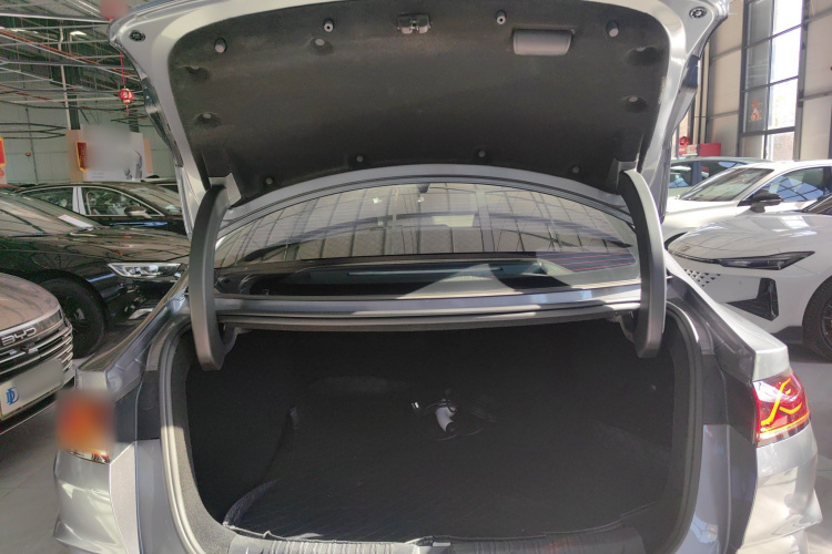 比亚迪 秦L 2025款 DM-i 智驾版 120KM超越型机舱底盘23