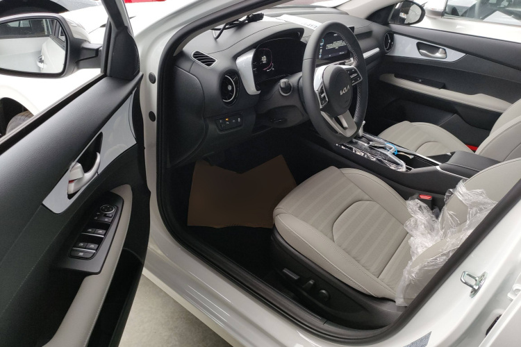 起亚K3 2024款 1.5L CVT豪华智享版中控内饰20