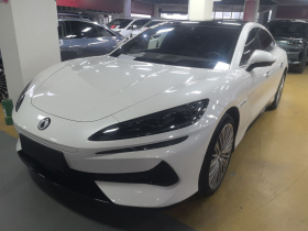 腾势Z9 2024款 1100km 四驱Ultra版