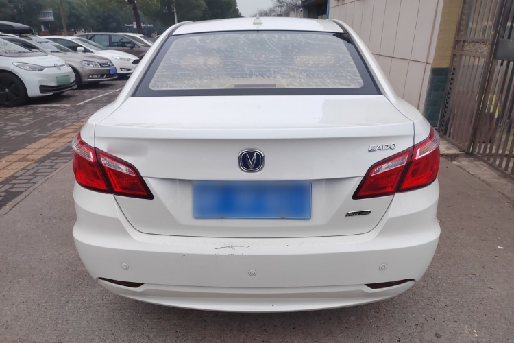 长安 逸动 2015款 1.6L 手动豪华型 国V车身外观6