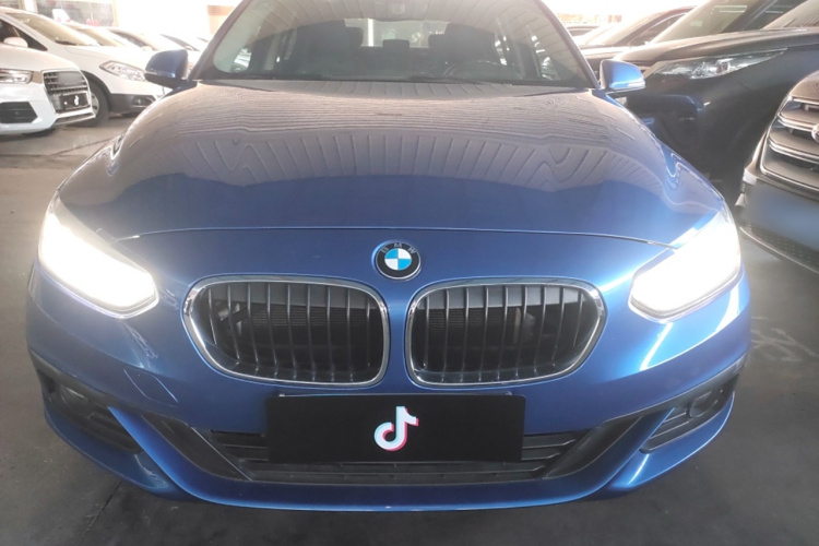 宝马1系 2019款 118i 时尚型车身外观2