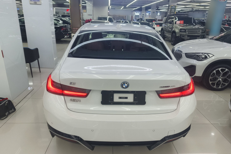 宝马i3 2025款 eDrive 40 L 曜夜套装车身外观6