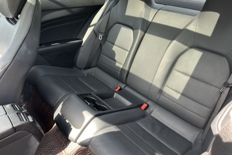 奔驰E级(进口) 2014款 E 200 轿跑版中控内饰7001