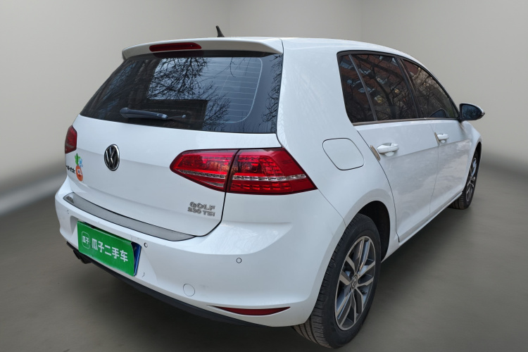 大众 高尔夫 2016款 230TSI 自动豪华型车身外观7