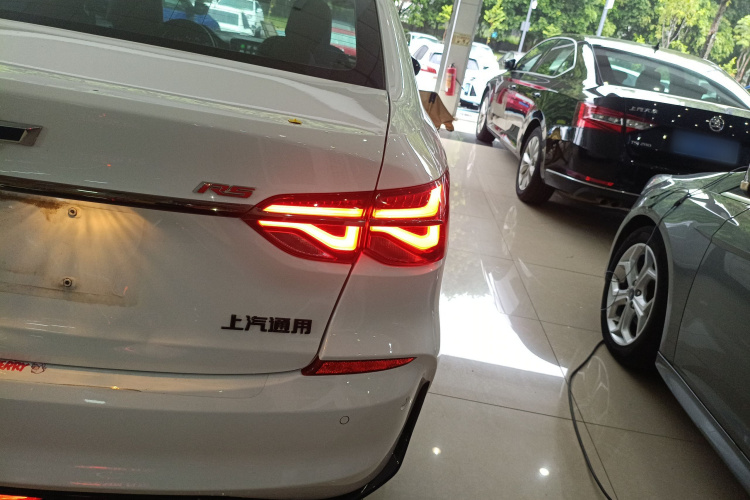 雪佛兰 科鲁泽 2020款 轻混 RS 330T 自动痛快版车身外观6006