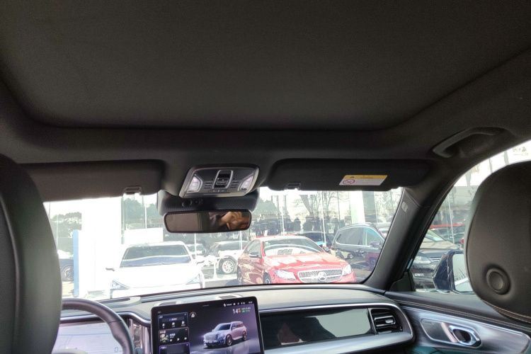 广汽传祺 传祺GS8 2022款 领航系列 2.0TGDI 两驱尊贵版（七座）中控内饰22