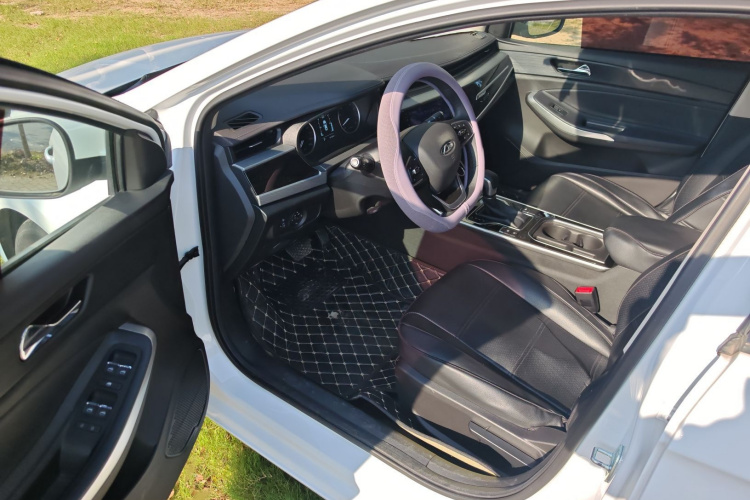 奇瑞 艾瑞泽5 2021款 PRO 1.5L CVT青春版中控内饰7002